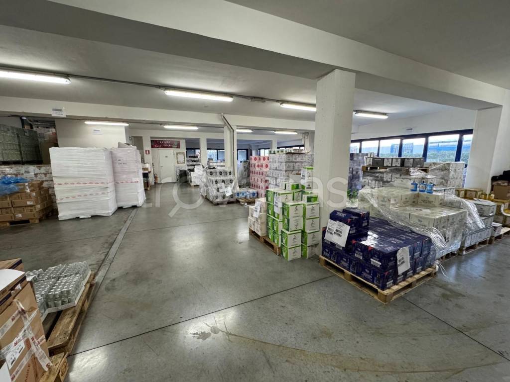 locale commerciale in vendita ad Argelato