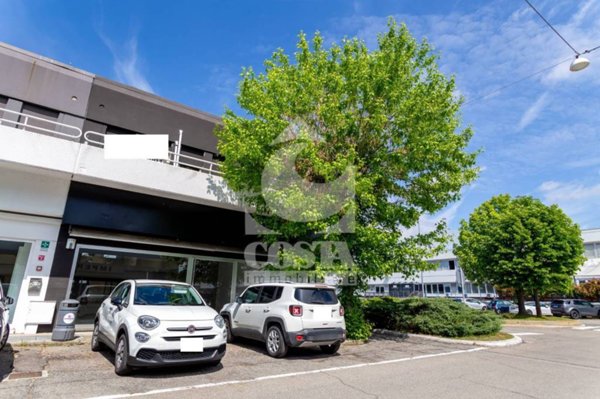 negozio in vendita ad Argelato in zona Funo