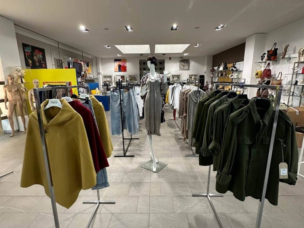 locale commerciale in vendita ad Argelato in zona Funo