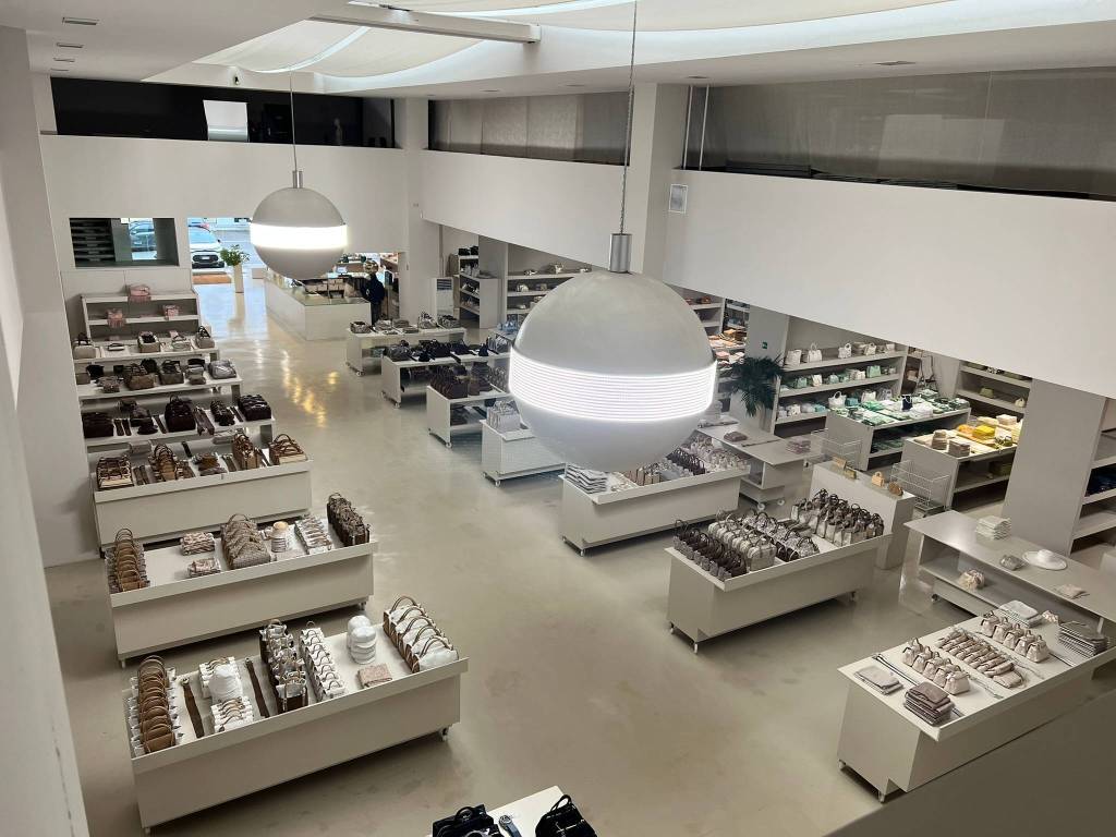 locale commerciale in vendita ad Argelato in zona Funo