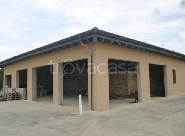 locale commerciale in vendita ad Argelato in zona Casadio