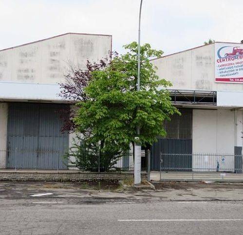 negozio in vendita ad Argelato in zona Funo