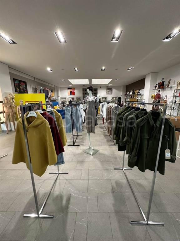 locale commerciale in vendita ad Argelato