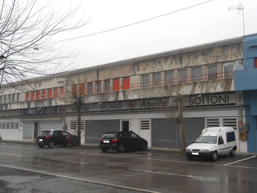 locale commerciale in vendita ad Argelato in zona Funo