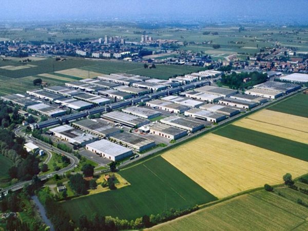 locale commerciale in vendita ad Argelato in zona Funo