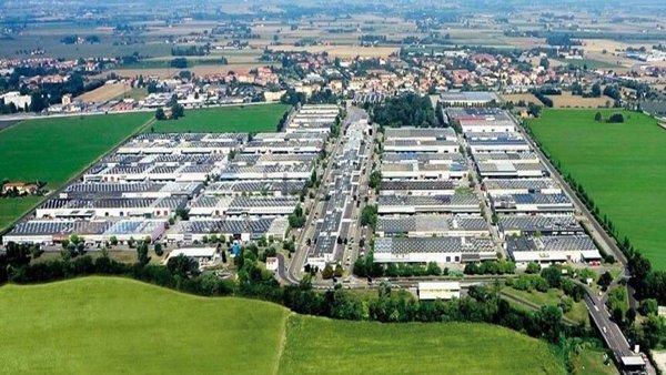 locale commerciale in vendita ad Argelato in zona Funo