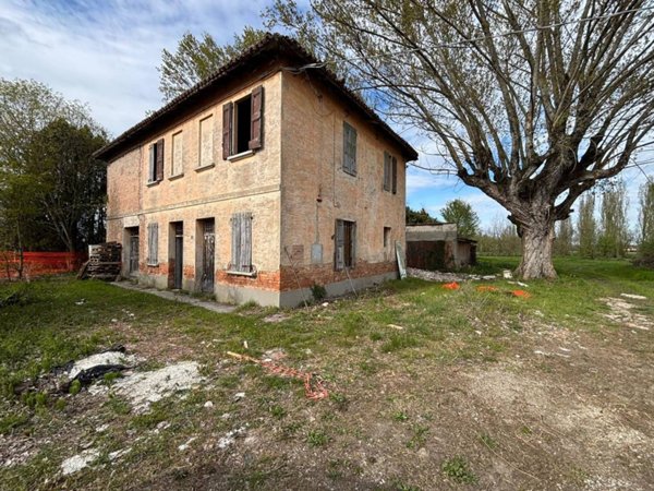 casale in vendita ad Argelato in zona Funo
