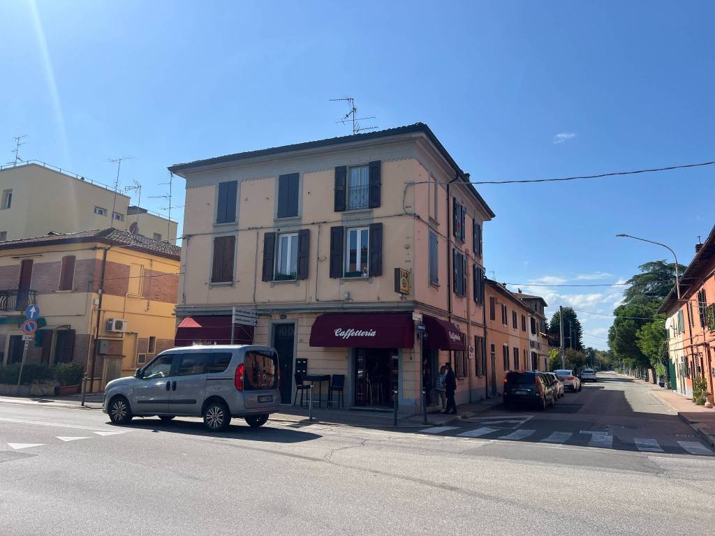 locale commerciale in vendita ad Argelato in zona Funo