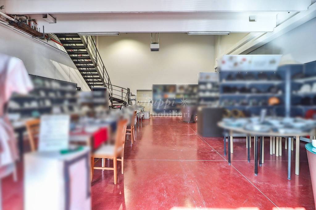 locale commerciale in vendita ad Argelato in zona Funo