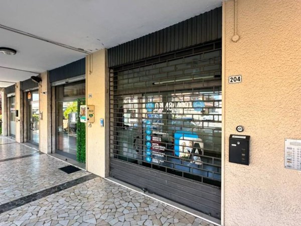 negozio in vendita ad Argelato in zona Funo