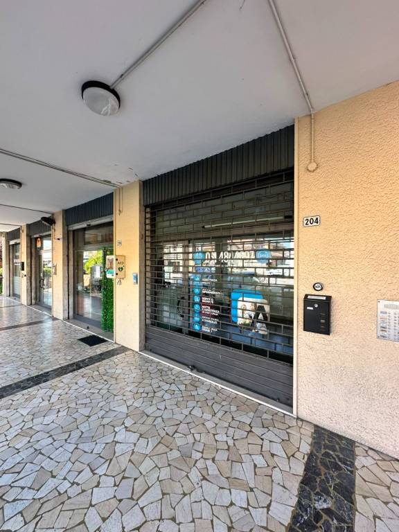 negozio in vendita ad Argelato in zona Funo