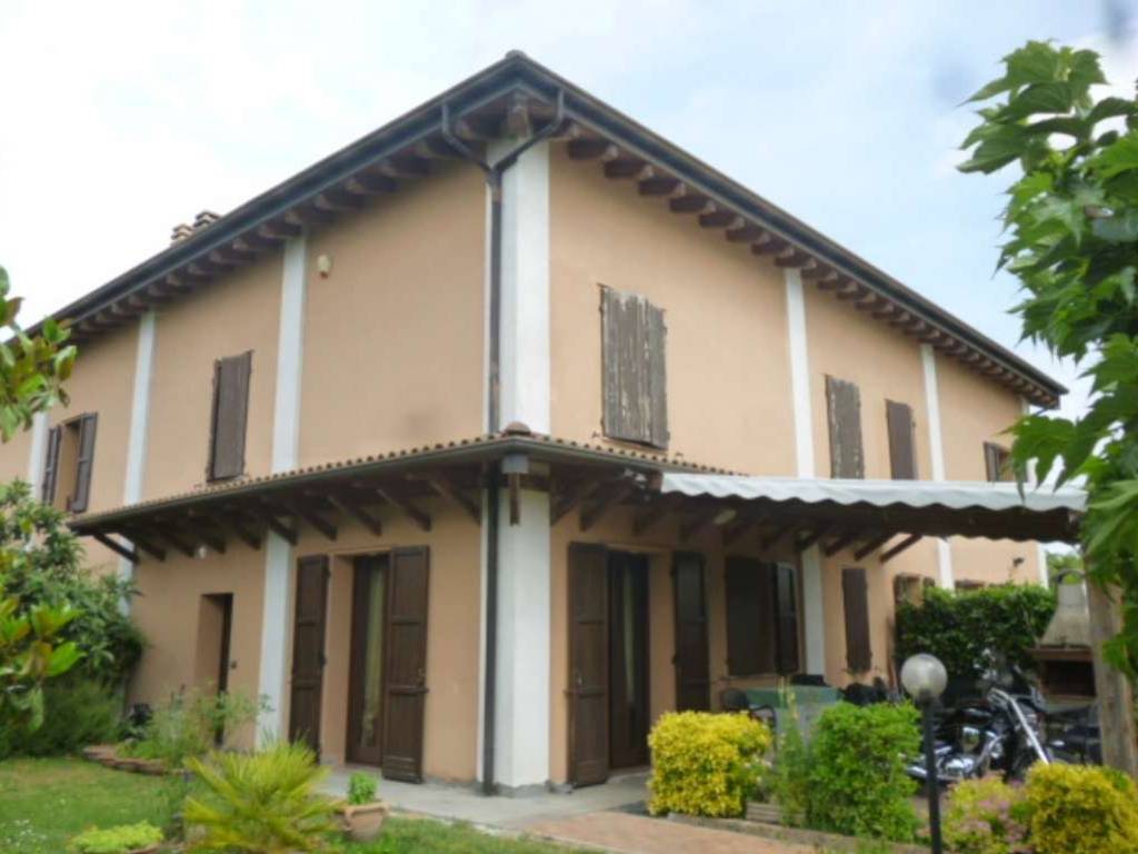 casa indipendente in vendita ad Argelato in zona Casadio