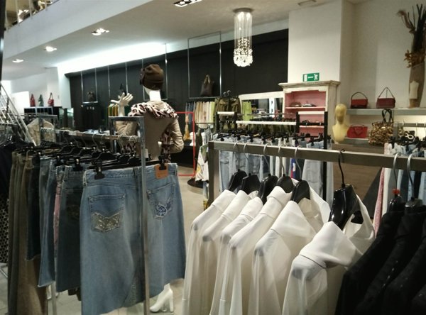 locale commerciale in vendita ad Argelato in zona Funo