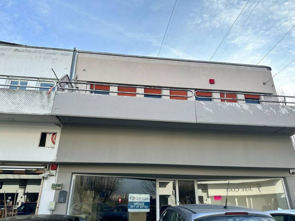 locale commerciale in vendita ad Argelato in zona Funo