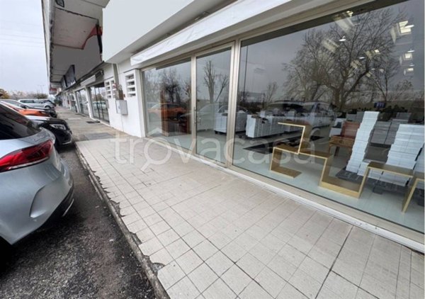 locale commerciale in vendita ad Argelato in zona Funo