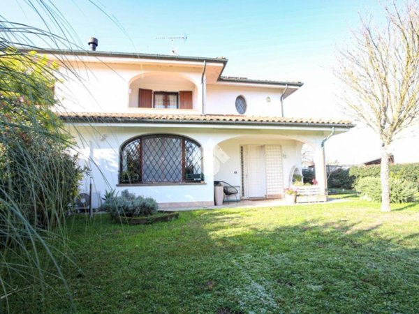casa indipendente in vendita a Baricella in zona Boschi