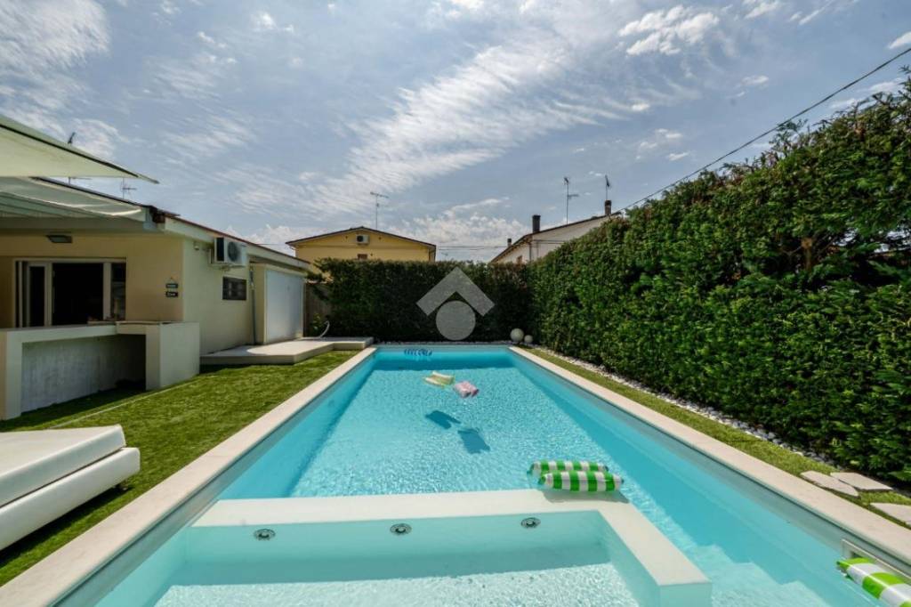 casa indipendente in vendita a Baricella