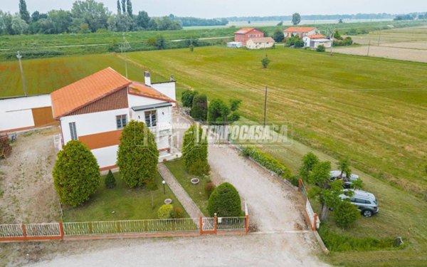 casa indipendente in vendita a Baricella in zona Boschi