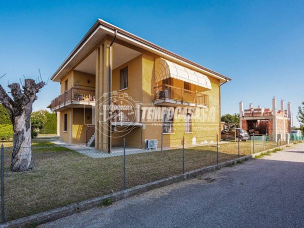 appartamento in vendita a Baricella in zona Mondonuovo