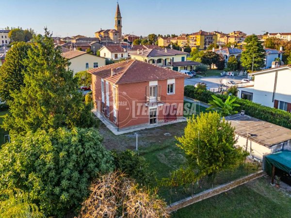 casa indipendente in vendita a Baricella