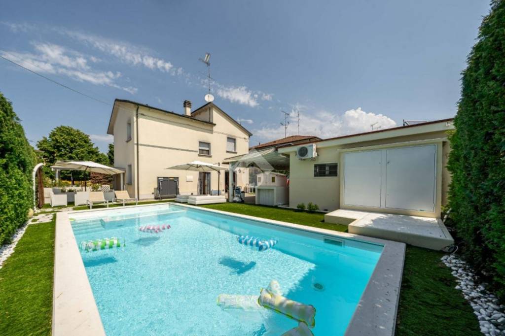 casa indipendente in vendita a Baricella