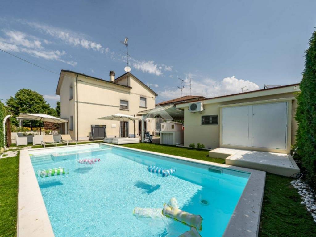casa indipendente in vendita a Baricella