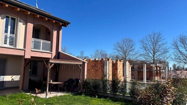 casa indipendente in vendita a Baricella