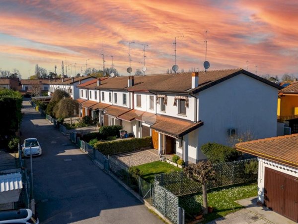 casa indipendente in vendita a Baricella