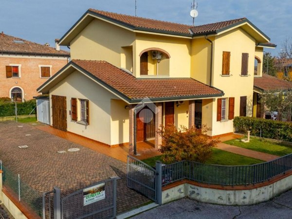 casa indipendente in vendita a Baricella