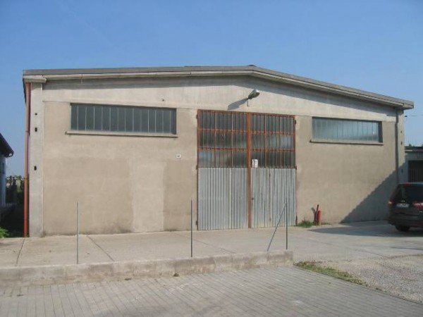 capannone in vendita a Baricella