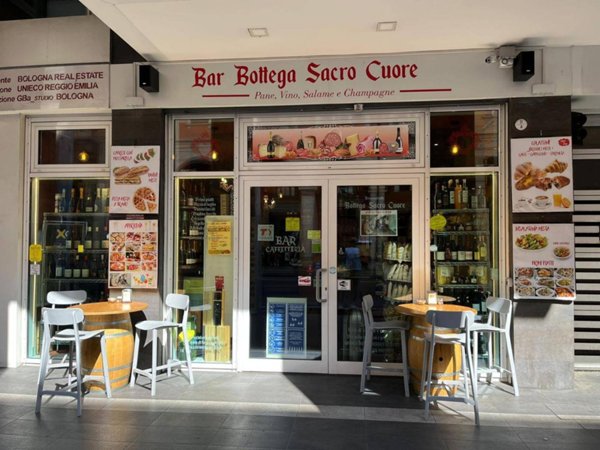 negozio in vendita a Bologna in zona Bolognina