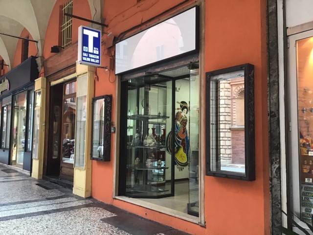 negozio in vendita a Bologna