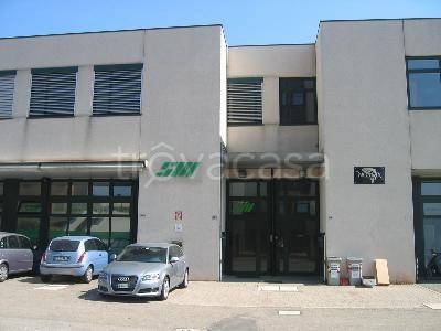 ufficio in vendita a Bologna in zona Aeroporto