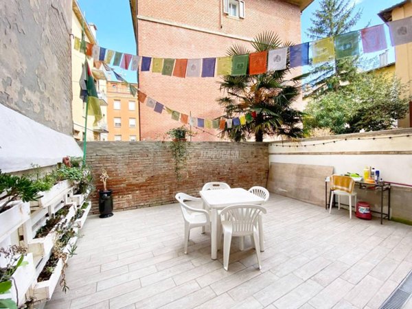 appartamento in vendita a Bologna in zona Saragozza