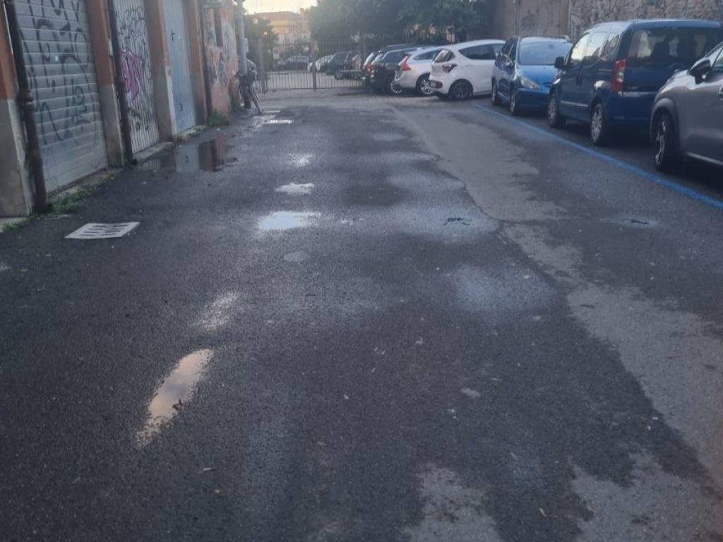 locale commerciale in vendita a Bologna in zona Lame