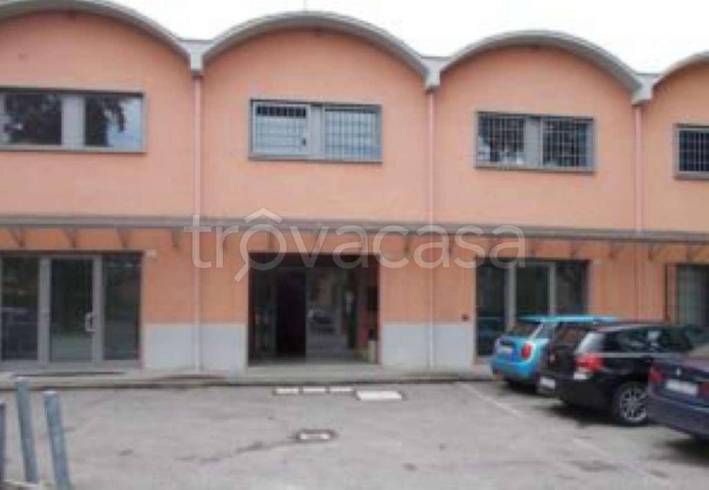 ufficio in vendita a Bologna in zona Savena