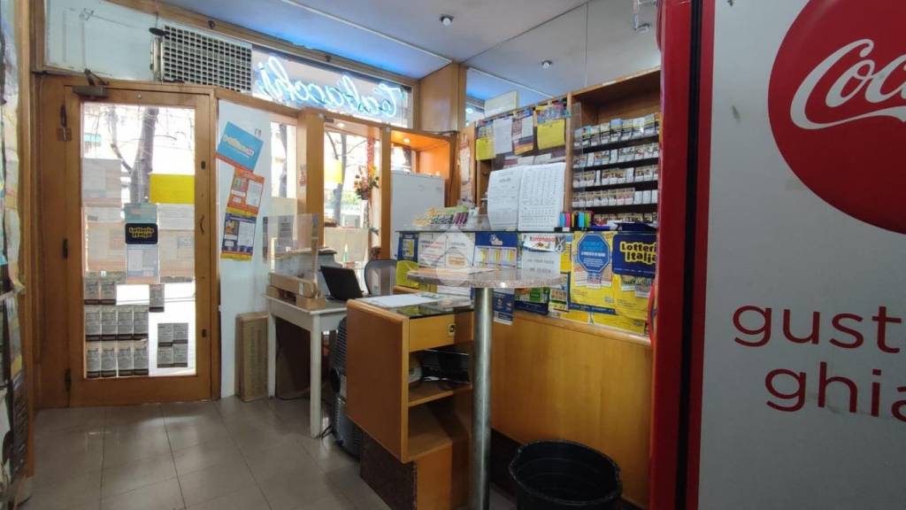 negozio in vendita a Bologna