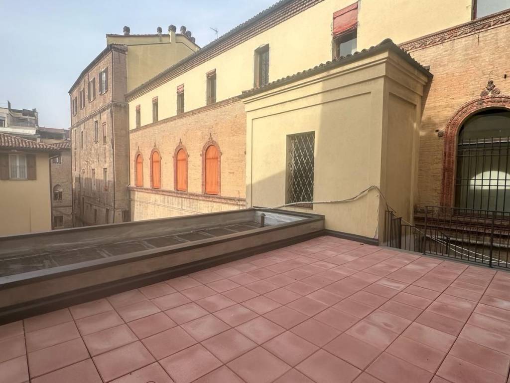 casa indipendente in vendita a Bologna in zona Centro Storico