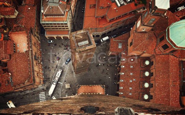 locale commerciale in vendita a Bologna in zona Santo Stefano