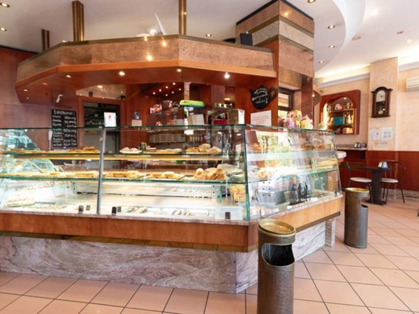 negozio in vendita a Bologna in zona Savena