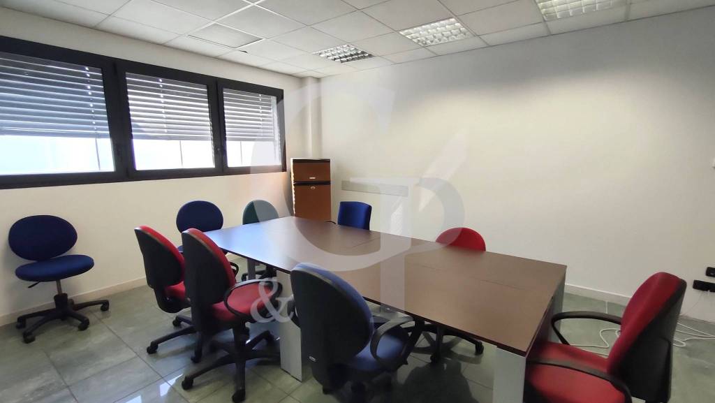 ufficio in vendita a Bologna in zona Corticella