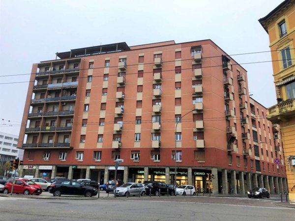 negozio in vendita a Bologna in zona Barca