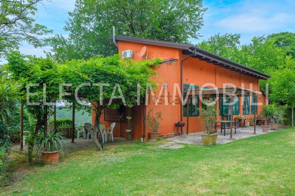 casa indipendente in vendita a Bologna in zona Colli
