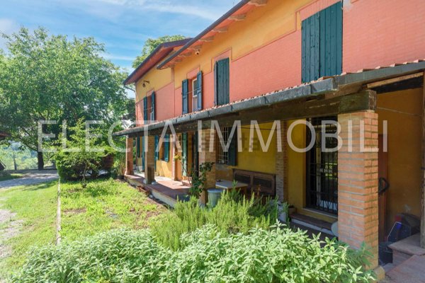 casa indipendente in vendita a Bologna in zona Colli