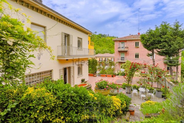 casa indipendente in vendita a Bologna in zona Santo Stefano