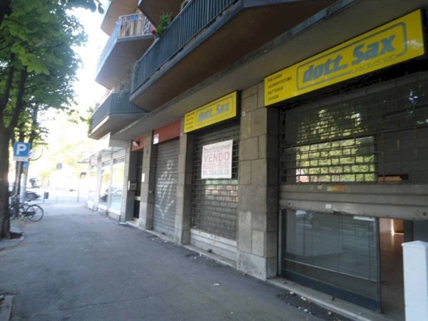negozio in vendita a Bologna in zona Pilastro