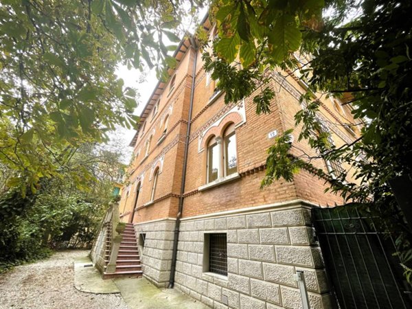 appartamento in vendita a Bologna in zona Santo Stefano