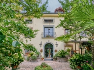 casa indipendente in vendita a Bologna in zona Centro Storico