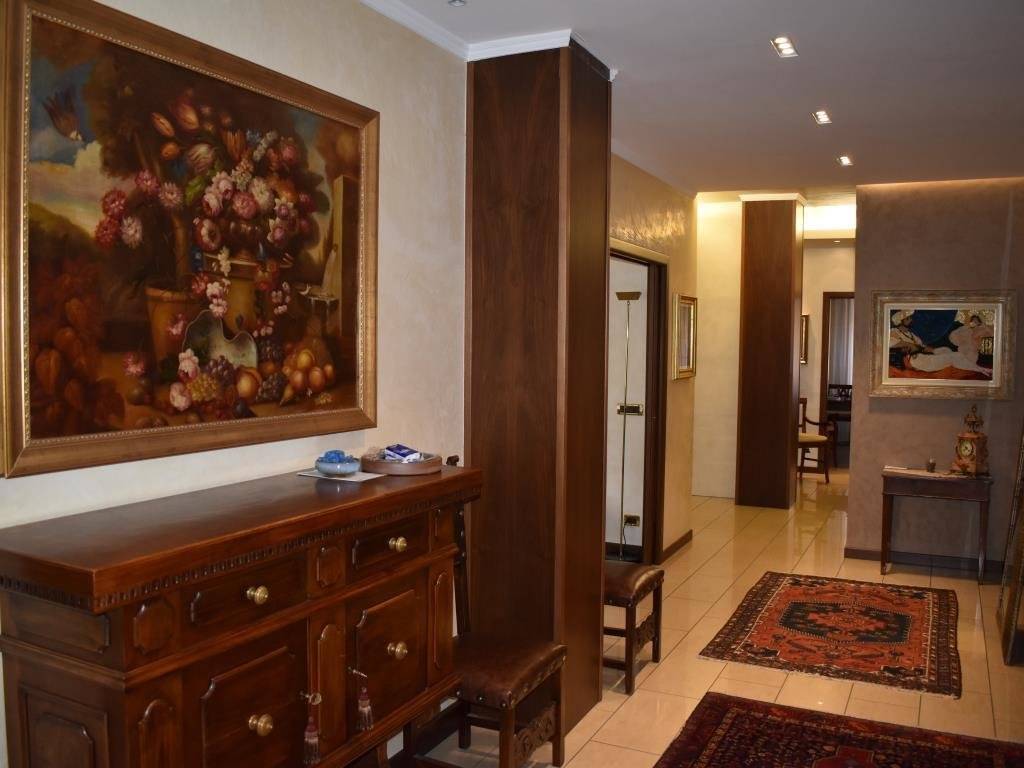 appartamento in vendita a Bologna in zona Santo Stefano