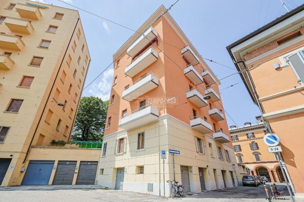 appartamento in vendita a Bologna in zona Saragozza